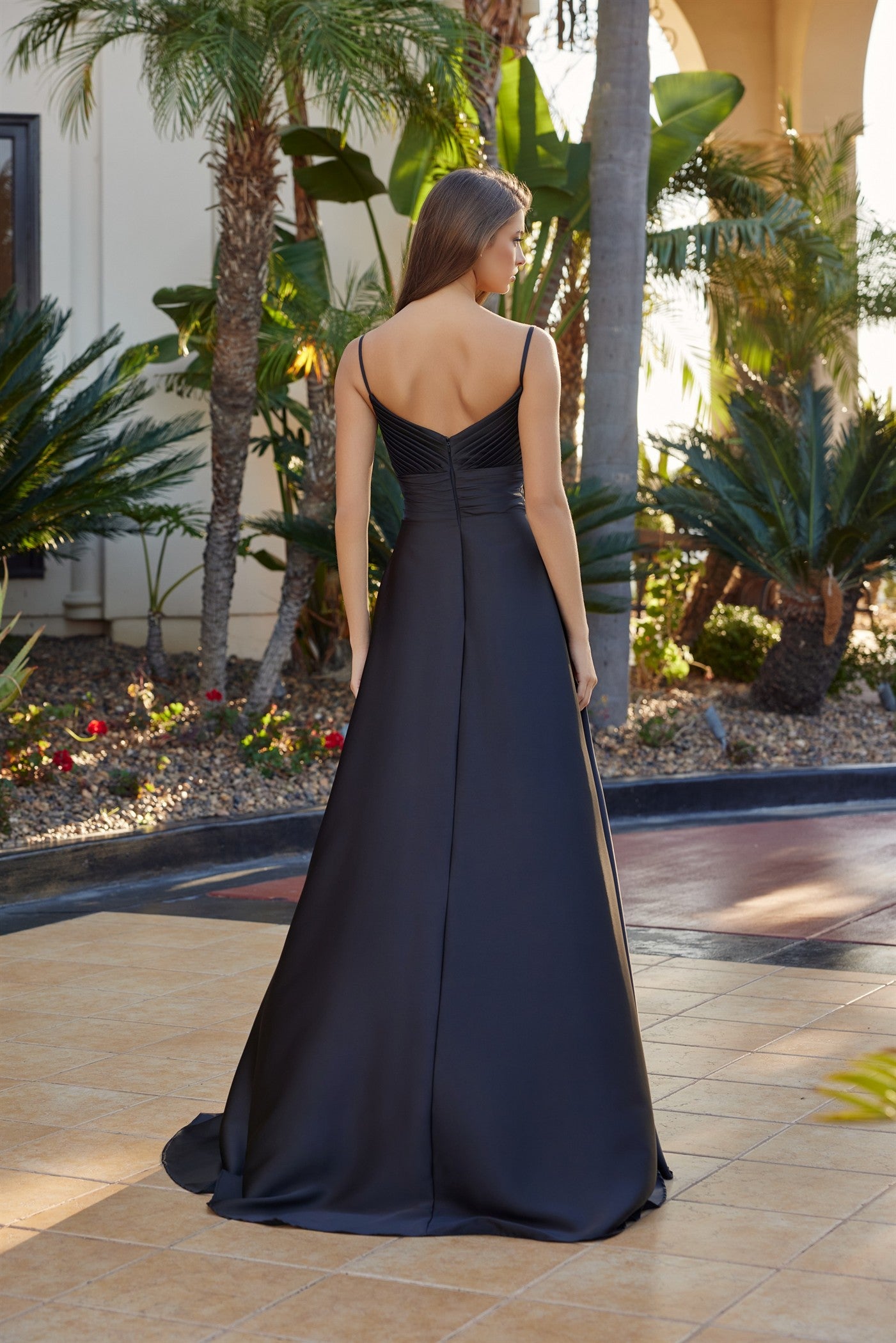 Y1808_BLACK_4943757