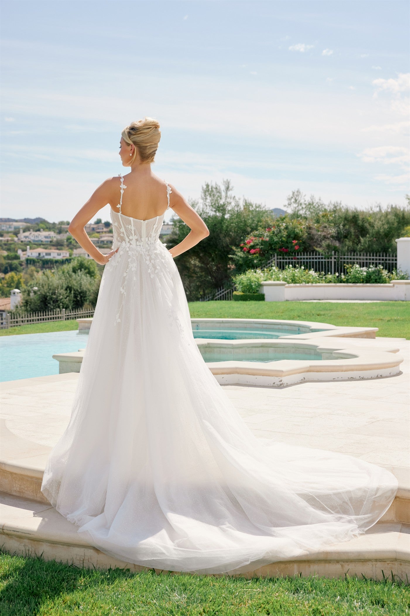 JE1026L_WHITENUDE_4964666