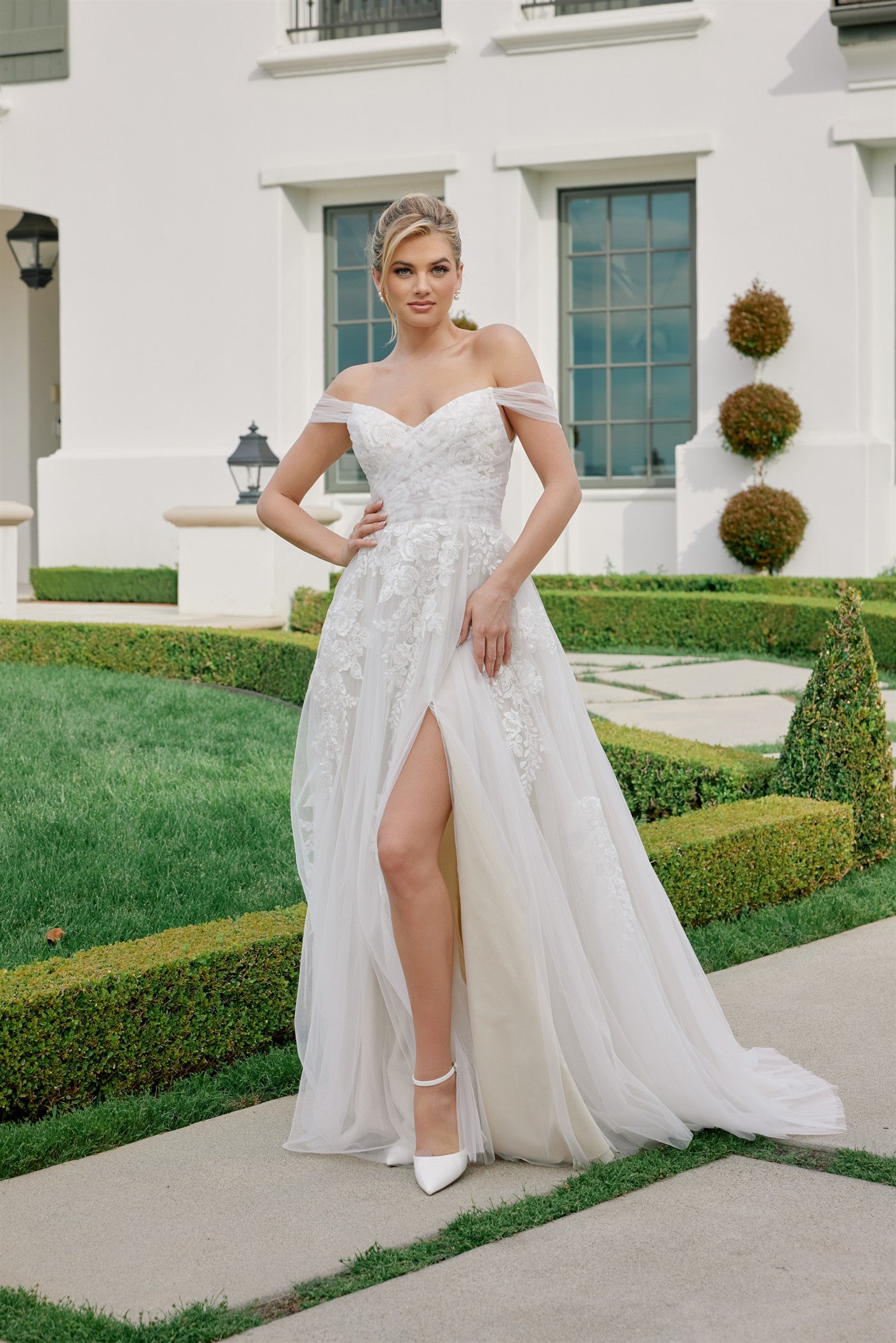 JE953_WHITENUDE_4964695