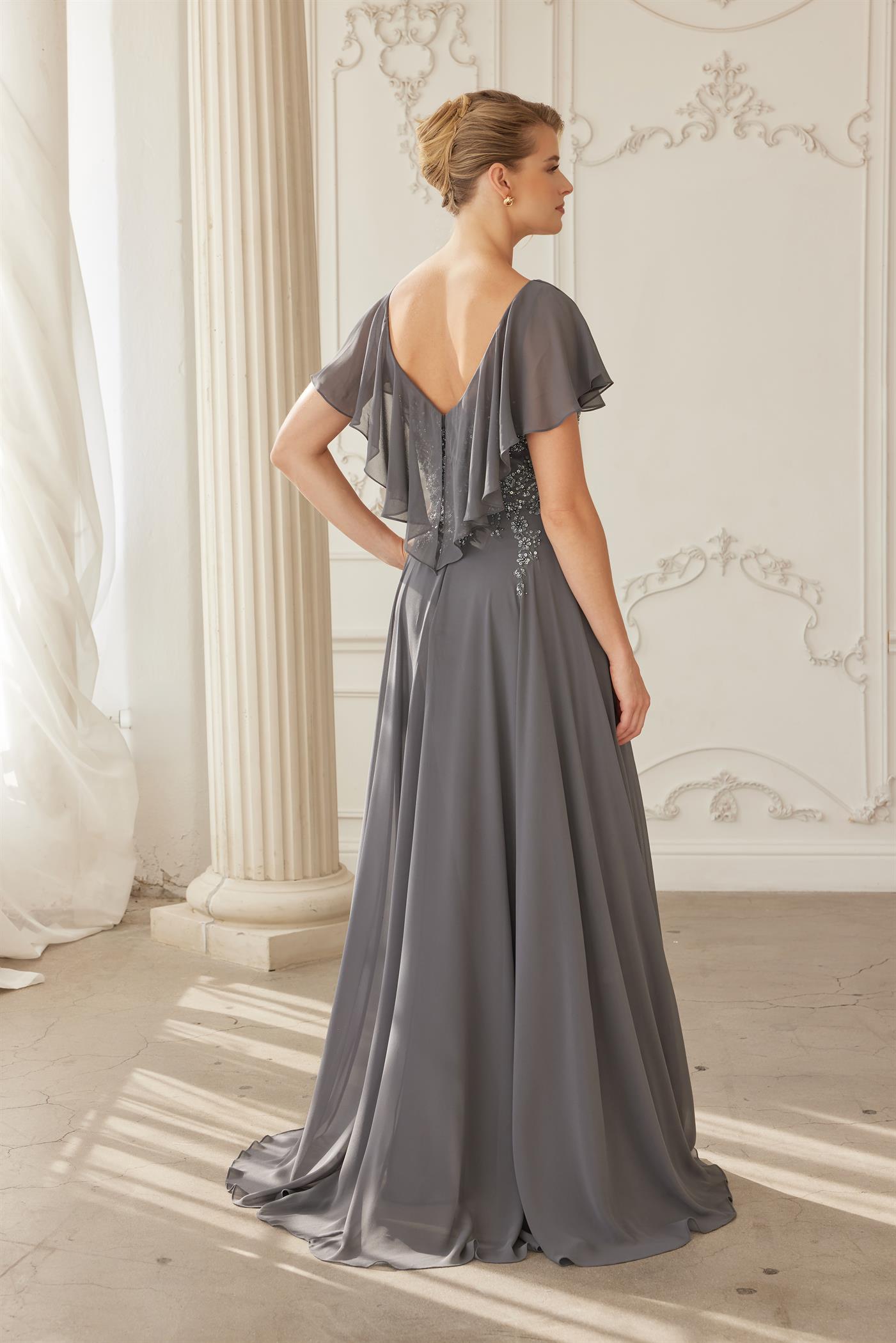 MJ132_CHARCOAL_4964807