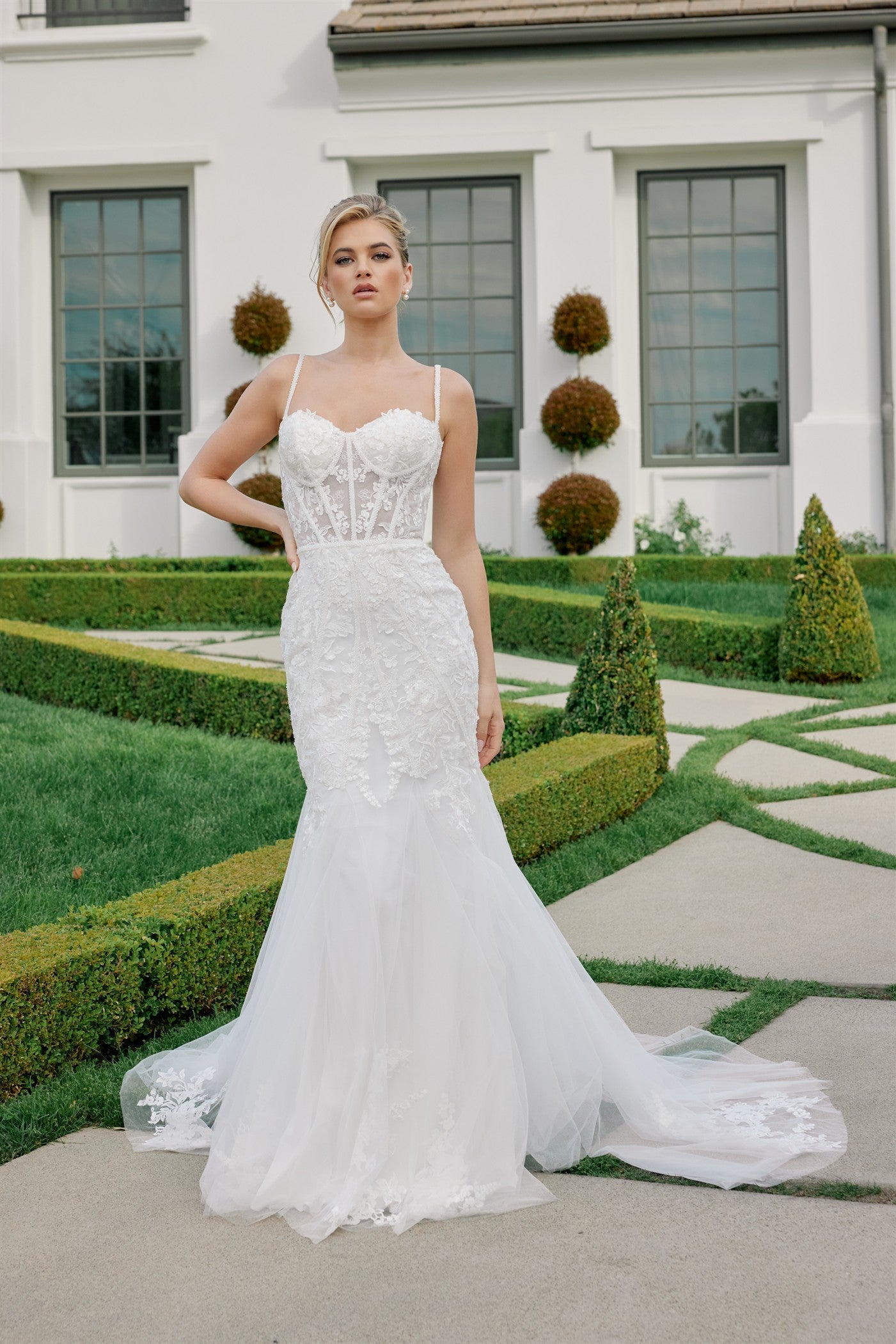 WEDDING LUXE STYLE Beautiful Dress WEDDING LUXE STYLE Beautiful Dress