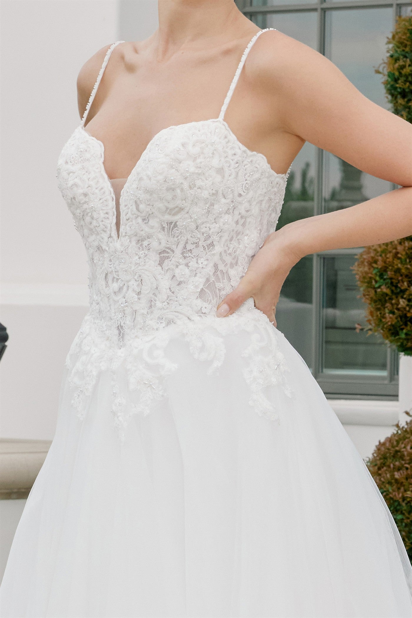 JE1059_WHITE_4935372