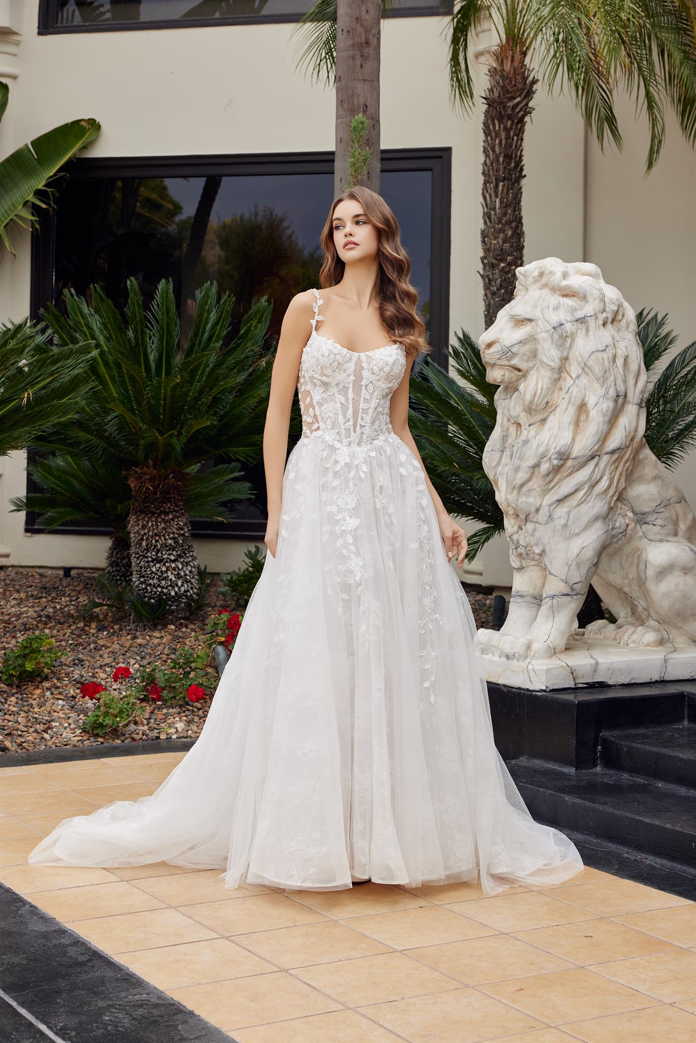 JE1062L_WHITENUDE_4935382