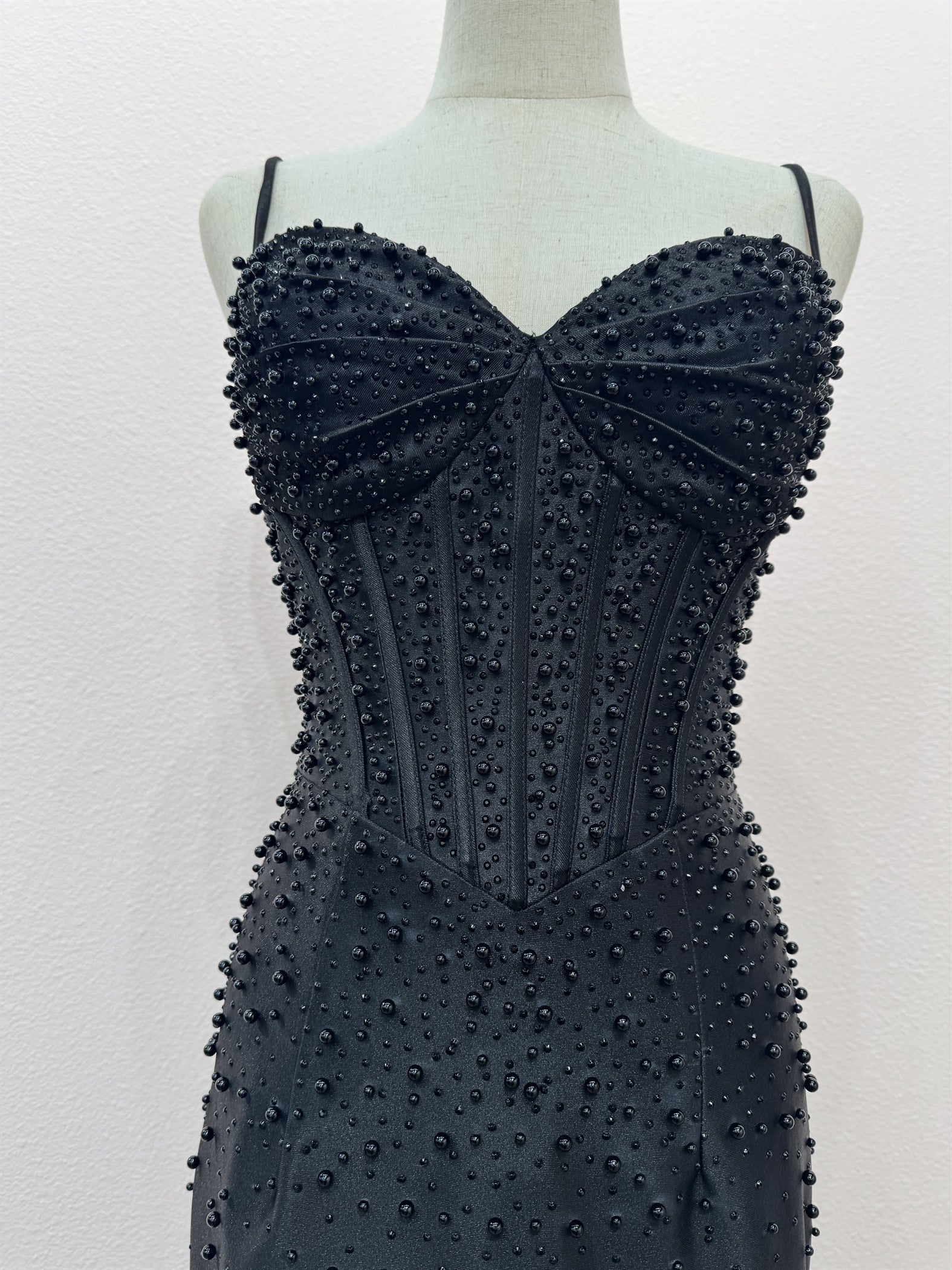 T7118_BLACK_5536351