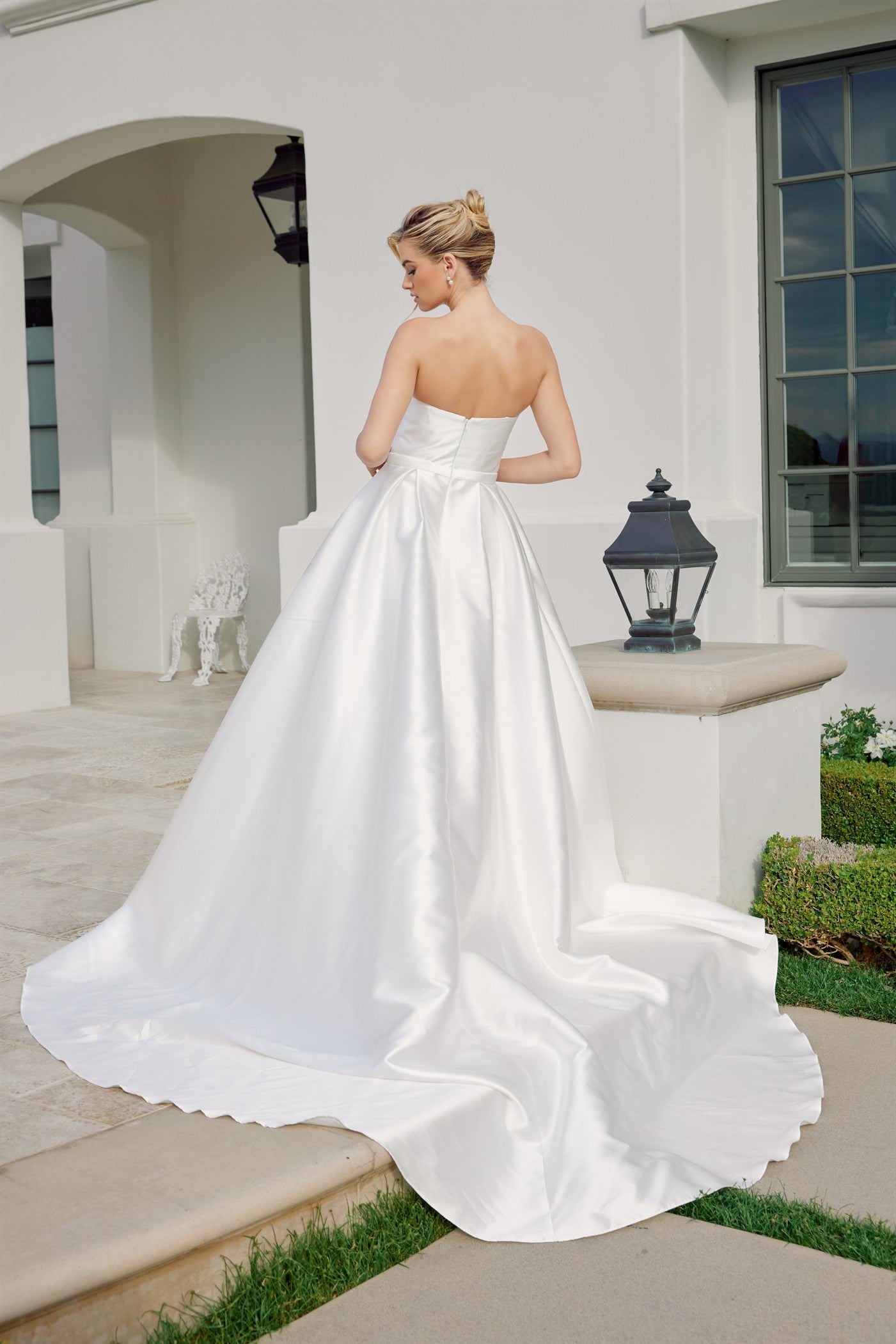 JE1075_WHITE_4935400